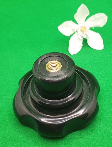 NÚM VẶN NHỰA DOTI 6 CÁNH PHI 80 RĂNG THÔNG M12